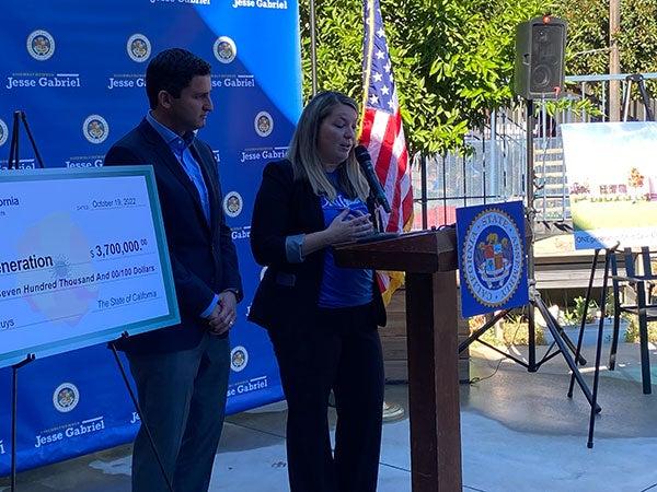 Jenna Hauss at lectern